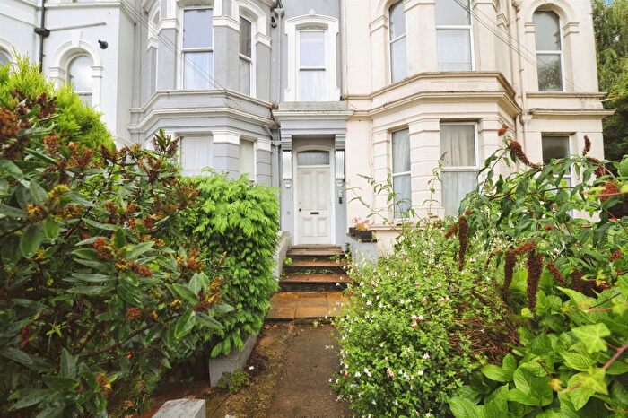 1 Bedroom Flat For Sale In Carisbrooke Road, St. Leonards-On-Sea, TN38