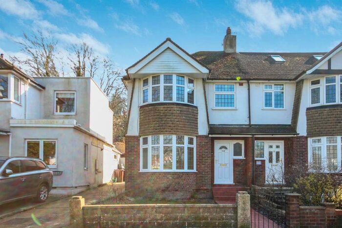 3 Bedroom Semi-Detached House To Rent In Mackie Avenue, Brighton, BN1