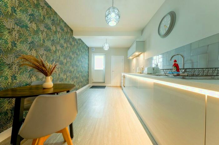 Apartment To Rent In Gloucester Rd, Bristol, Bristol, BS7