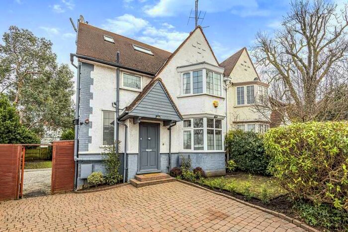 5 Bedroom Semi-Detached House To Rent In Cyprus Avenue, Finchley, N3