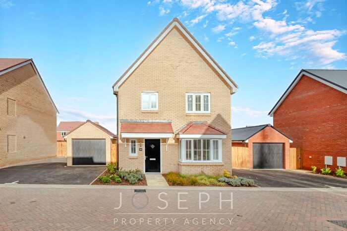 3 Bedroom Detached House For Sale In Ridleys Orchard, IP1