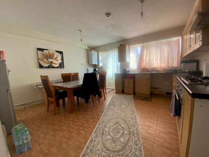 3 Bedroom Detached House To Rent In Winchester Road, London, N9