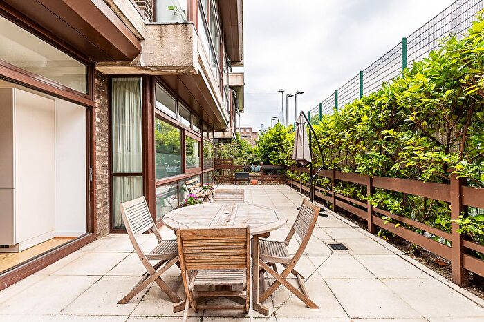 2 Bedroom Flat To Rent In Cabanel Place, London, SE11