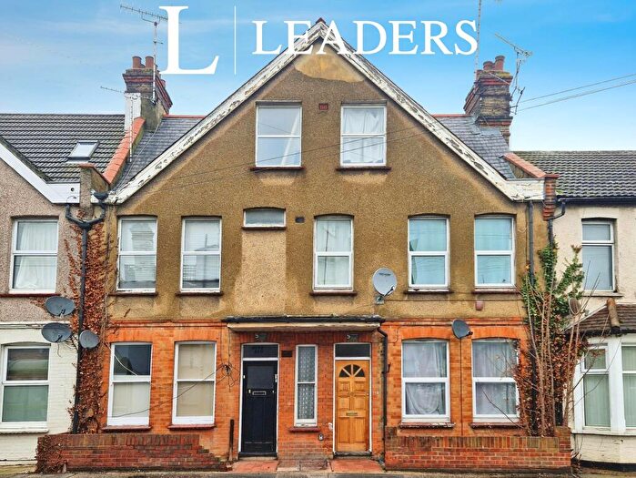 1 Bedroom Flat To Rent In Fairfax Drive, SS0