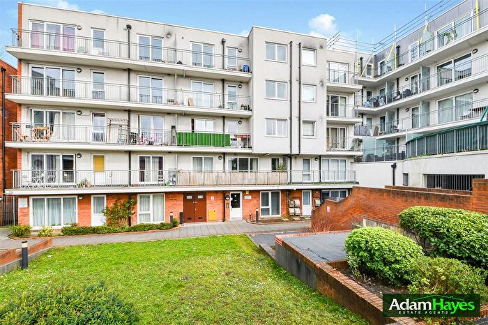 2 Bedroom Flat For Sale In Lankaster Gardens, East Finchley, N2