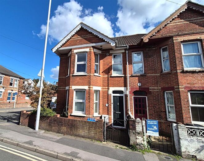2 Bedroom Maisonette For Sale In Sea View Road, Parkstone, Poole, BH12