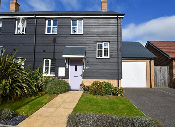 4 Bedroom Semi-detached House For Sale In Millennium Way, Heathfield, TN21