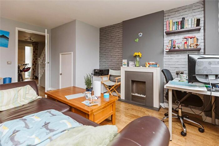 3 Bedroom Semi-Detached House To Rent In Shelley Way, Bristol, BS7