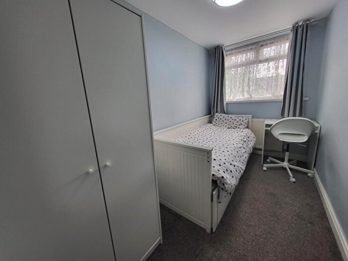 1 Bedroom Semi-Detached House To Rent In Clarence Road, Manchester., M13