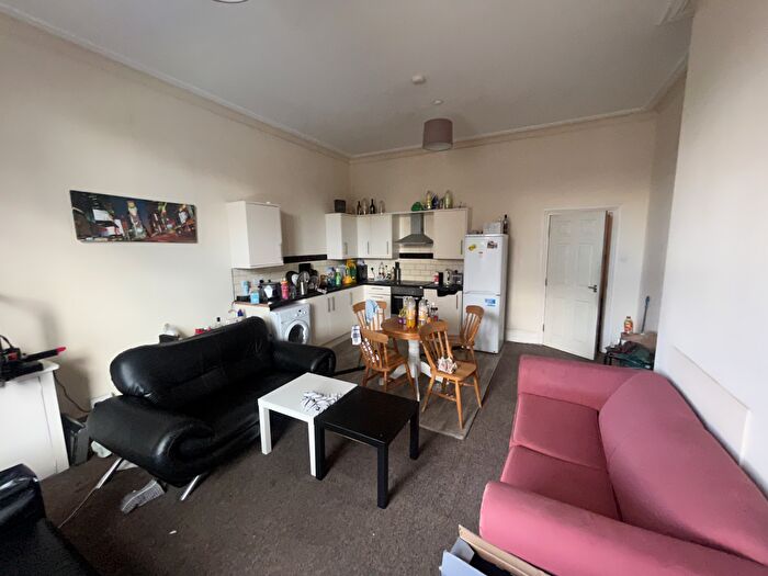 4 Bedroom Flat To Rent In Lake Road, Portsmouth, PO1