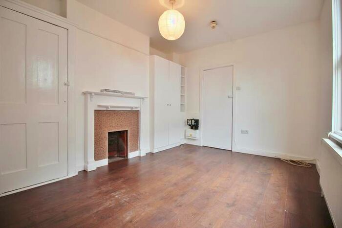 Flat To Rent In Onslow Gardens, Muswell Hill N10