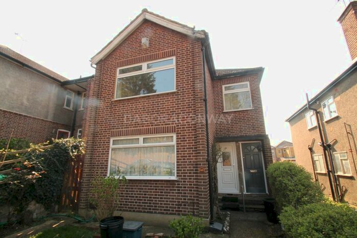 2 Bedroom Maisonette To Rent In Perkins Road, Newbury Park IG2