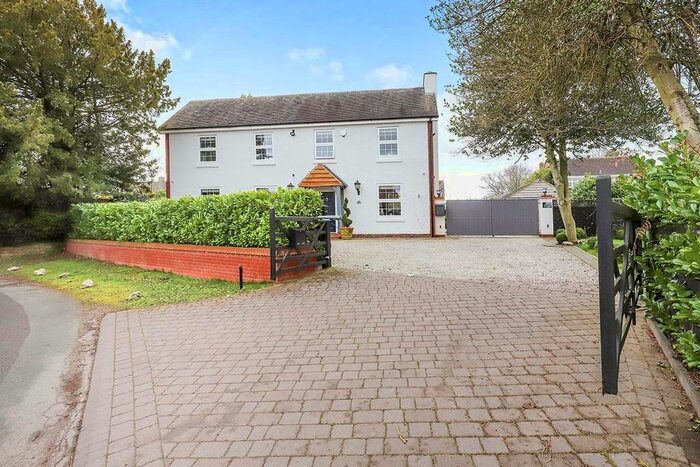 4 Bedroom Detached House For Sale In Whitehouse Lane, Codsall Wood, Wolverhampton, WV8