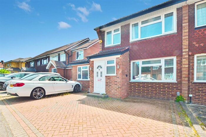 5 Bedroom Semi-Detached House For Sale In Mallard Drive, Cippenham, SL1