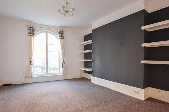 3 Bedroom Flat For Sale In Hastings, East Sussex, TN34