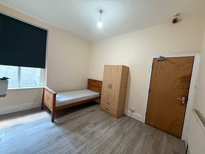 1 Bedroom Property To Rent In Friern Barnet Road, London, N11