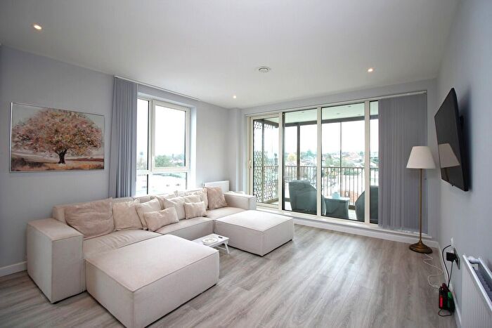 2 Bedroom Flat To Rent In Radford Way, CM12