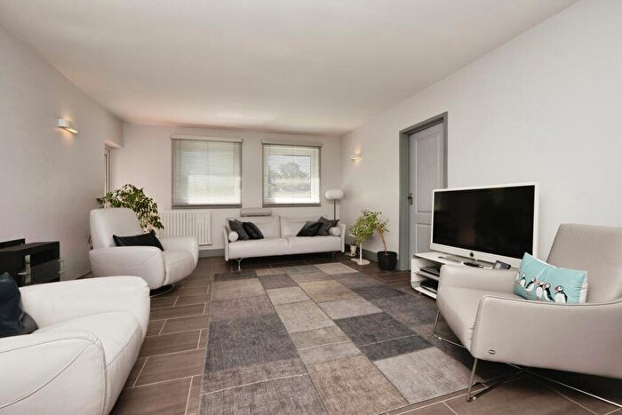 3 Bedroom Flat For Sale In Whitfield Hill, Kearsney, Dover, Kent, CT16
