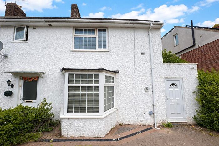 Studio To Rent In Halsway, Hayes, UB3