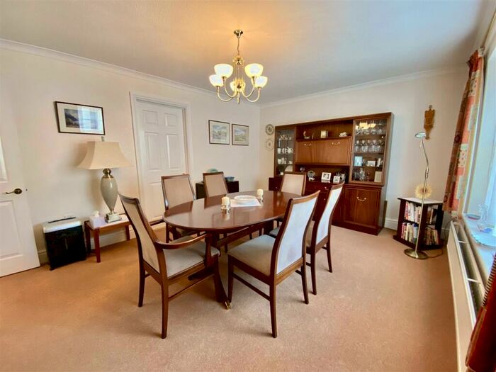 5 Bedroom Detached House For Sale In High View, Chepstow, NP16