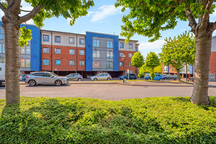 2 Bedroom Penthouse For Sale In Cleeve Way, Sutton, SM1
