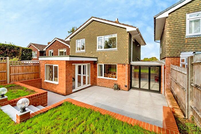 3 Bedroom Link Detached House For Sale In Winslade Road, Winchester, Hampshire, SO22