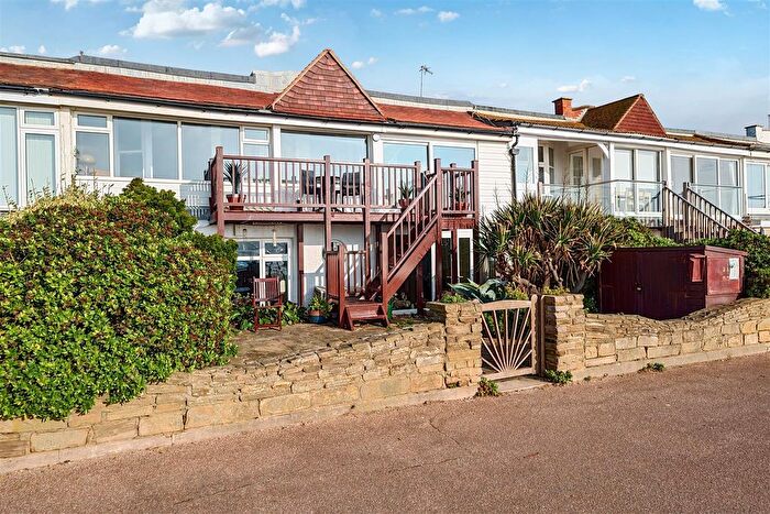 3 Bedroom Flat For Sale In Channel View, Bexhill-On-Sea, TN40