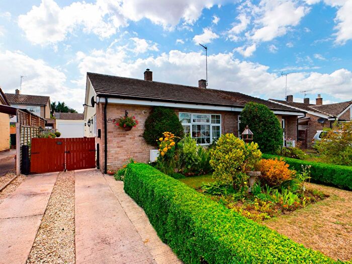 2 Bedroom Bungalow To Rent In Wychwood Close, Milton-Under-Wychwood, Chipping Norton, OX7
