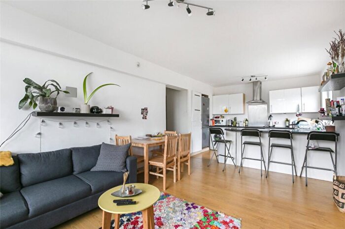 2 Bedroom Apartment To Rent In Charles Square, Shoreditch, London, N1