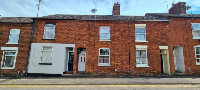 4 Bedroom House To Rent In Station Road, Rushden, NN10