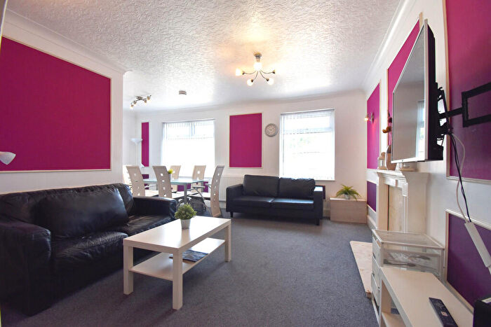 3 Bedroom Apartment To Rent In Daventry Road, Coventry, CV3