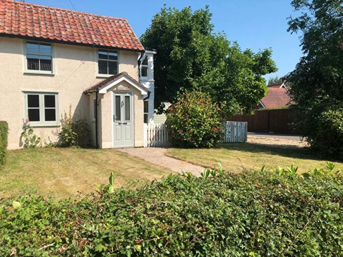 4 Bedroom Semi-Detached House For Sale In Eye Road, Stowmarket, IP14
