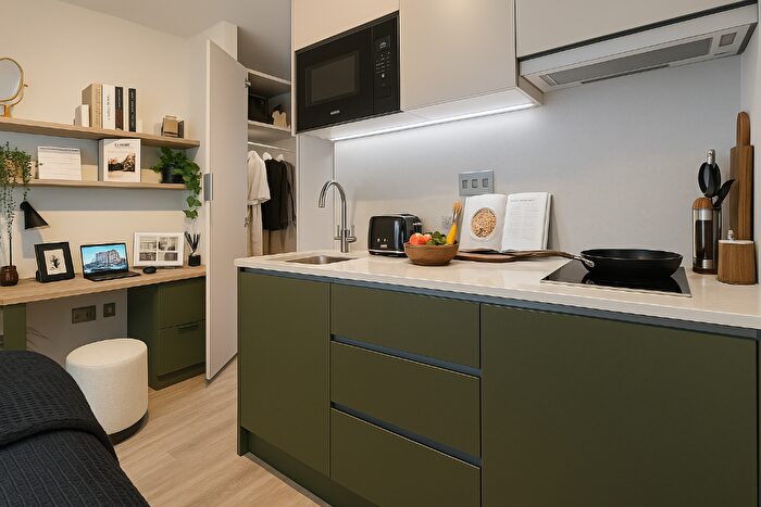 Studio To Rent In Clarence Street, Kingston Upon Thames, Surrey, KT1