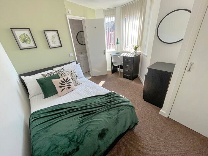 6 Bedroom Terraced House To Rent In Cameron Street, L7
