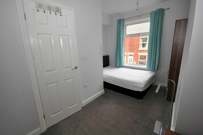 1 Bedroom Terraced House To Rent In Room Shirland Street, Stonegravels, Chesterfield, S41