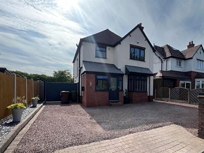3 Bedroom Detached House For Sale In Kidderminster Road, Hagley, Stourbridge, DY9