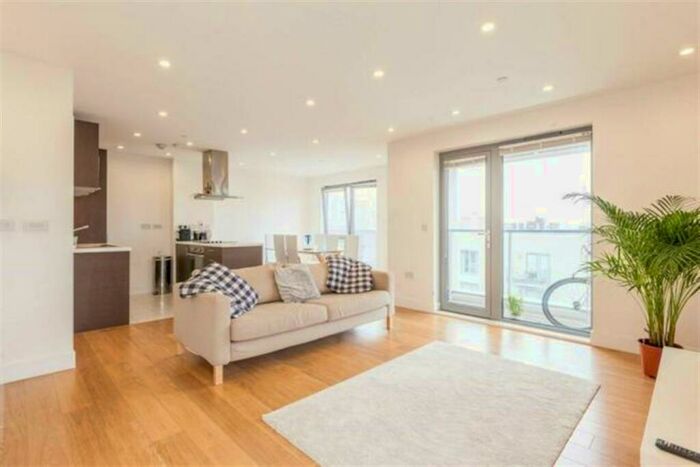 2 Bedroom Apartment To Rent In Wilson Tower, Tower Hamlets, Tower Hill, Shadwell, London, E1