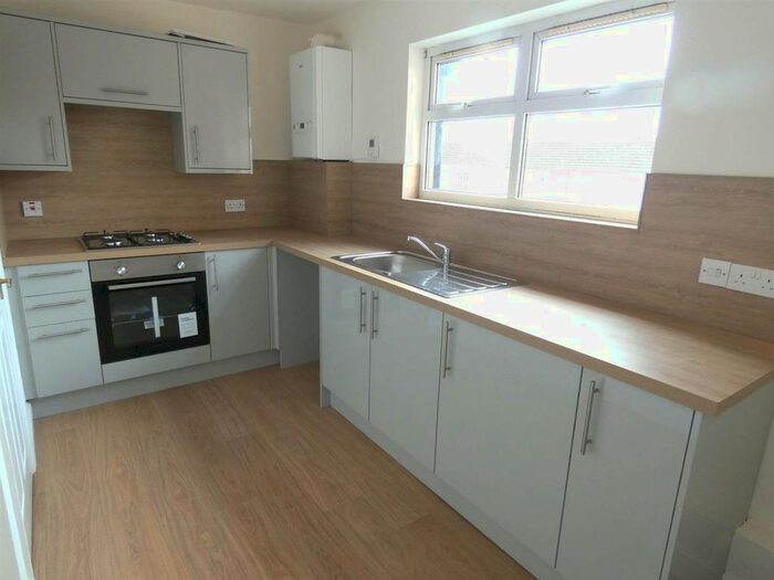2 Bedroom Flat To Rent In Highcliff Road, Cleethorpes, DN35