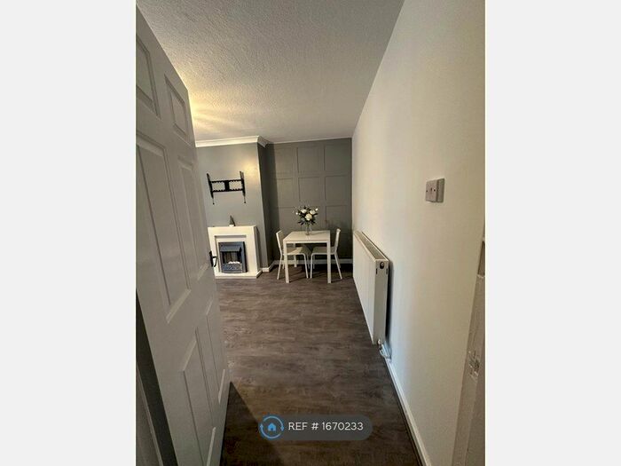 2 Bedroom Flat To Rent In Middleborough Road, Coventry, CV1