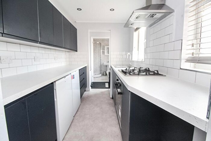 1 Bedroom Terraced House To Rent In ( Room) Claude Street, Dunkirk, Nottingham, NG7