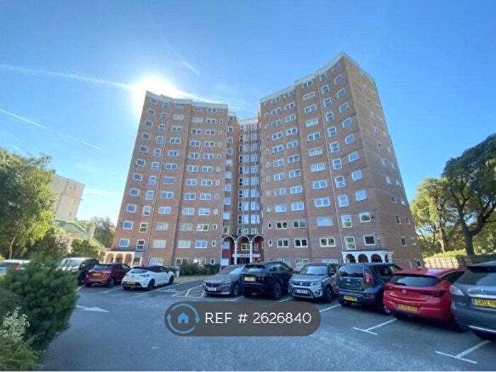 3 Bedroom Flat To Rent In Craghead, Bournemouth, BH1