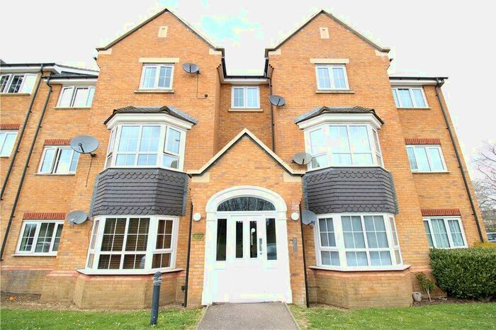 2 Bedroom Apartment To Rent In Kempster Close, Bedford, MK40