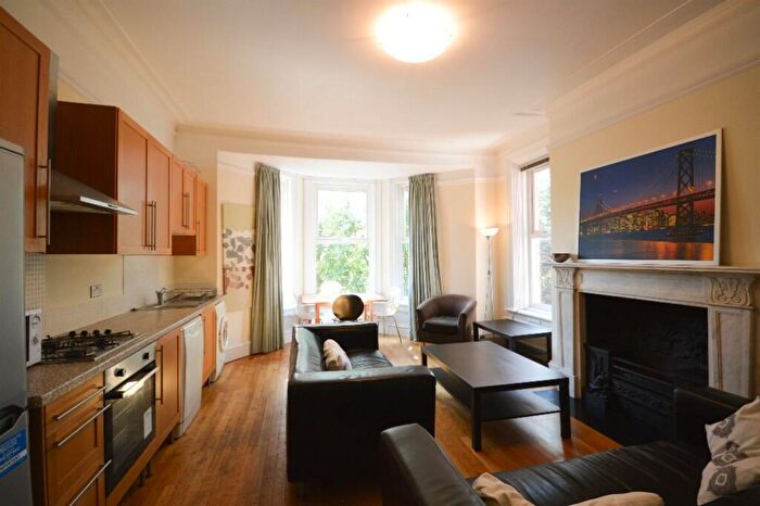 3 Bedroom Apartment To Rent In £pppw - Grosvenor Villas, Jesmond, NE2