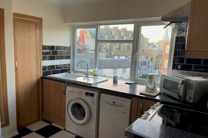 1 Bedroom Flat To Rent In Castle Street, Dover, CT16