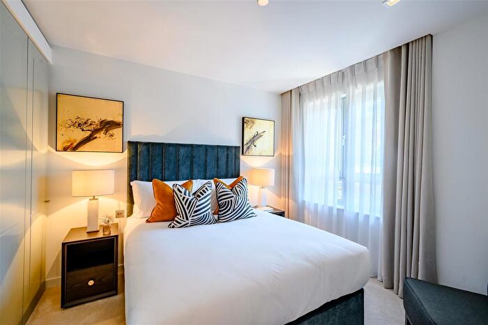 1 Bedroom Flat To Rent In Garrett Mansions, Edgware Road, London, W2