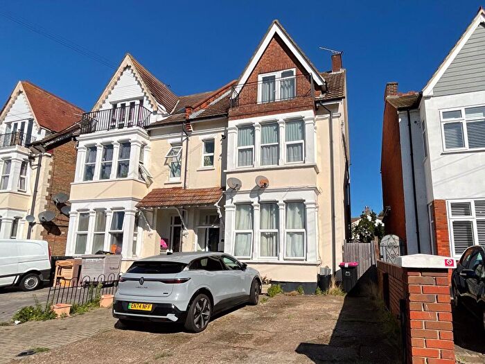 1 Bedroom Flat For Sale In Genesta Road, Westcliff-on-Sea, SS0
