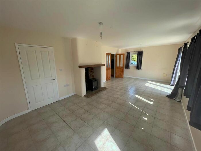 2 Bedroom Bungalow To Rent In Foulsham Road, Hindolveston, Dereham, NR20