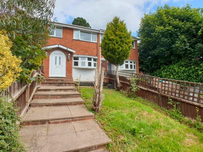 3 Bedroom Terraced House To Rent In Middleton Gardens, Birmingham, B30