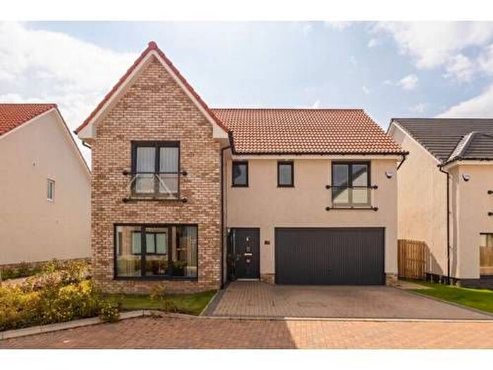 5 Bedroom Detached House To Rent In Bruce Way, East Calder, EH53