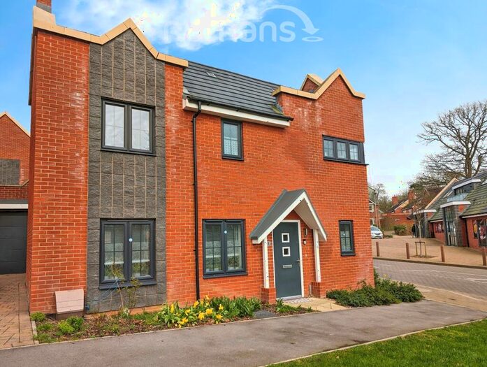 3 Bedroom Detached House To Rent In Eaker Street, HP11